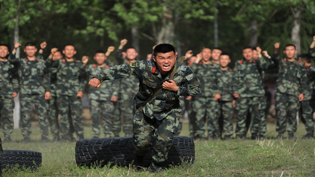 向冠軍發(fā)起沖擊