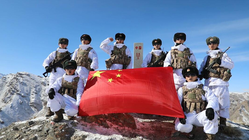 新春走軍營(yíng)丨中吉15號(hào)界碑前，新兵接過(guò)鋼槍?zhuān)?>							<h3>新春走軍營(yíng)丨中吉15號(hào)界碑前，新兵接過(guò)鋼槍?zhuān)?/h3>						</a>					</div>										<div   id=