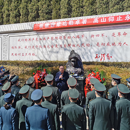 北京衛(wèi)戍區(qū)朝陽(yáng)第七退休干休所開展主題祭掃活動(dòng)